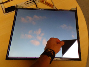 abgezogene-ecke-am-LCD